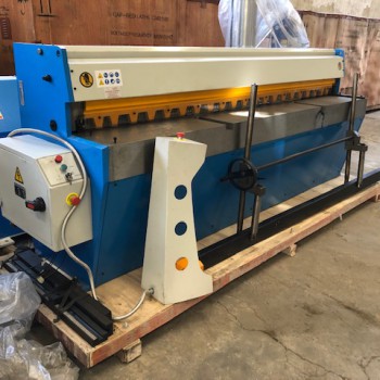 Guillotine 2500mm x 3.2 Front Guillotine 2500mm x 3.2 Front